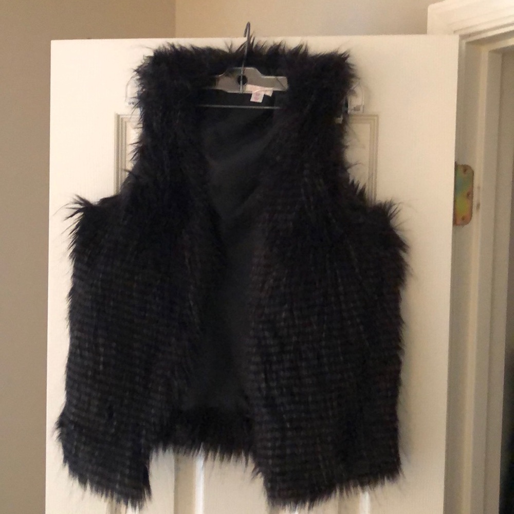 Xhileration faux fur vest - Size Small